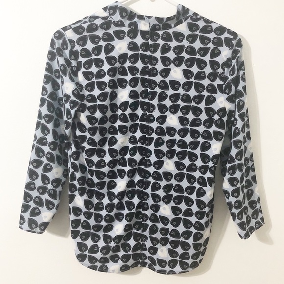 Ann Taylor Petites Three Quarter Sleeve V-neck Front Career Leaf Motif Blouse - Picture 2 of 6